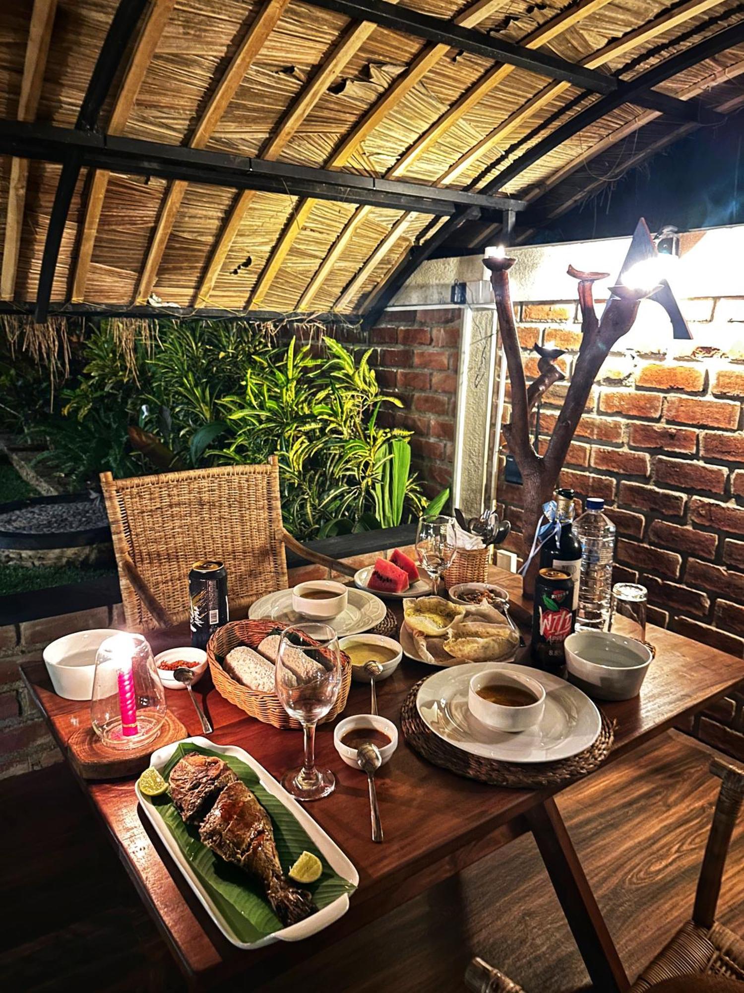 Igabara Hobbit House Hotel Tangalle Eksteriør billede